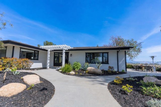 1097 Camino Alisos, Fallbrook, CA 92028