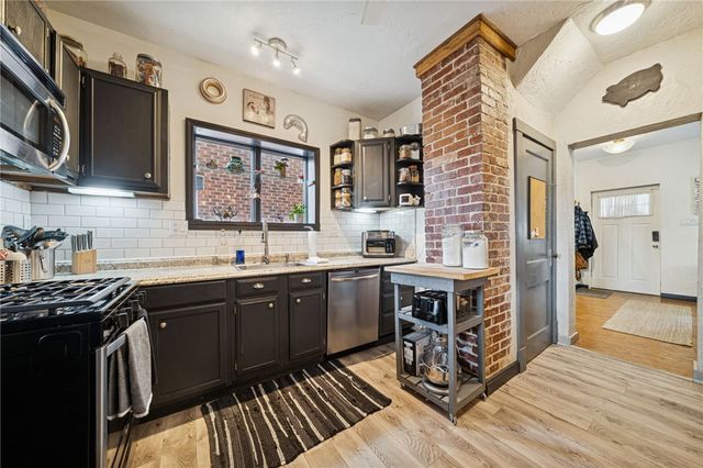 1523 Victoria Ave, New Kensington, PA 15068