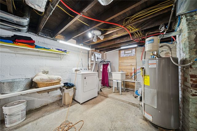 1523 Victoria Ave, New Kensington, PA 15068