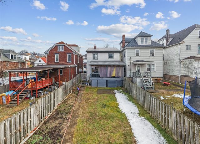 1523 Victoria Ave, New Kensington, PA 15068