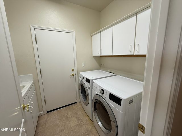 6756 Cinnamon Drive, Sparks, NV 89436