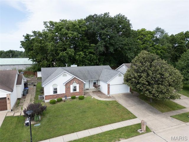 1733 Forest Trace Drive, O'fallon, MO 63368