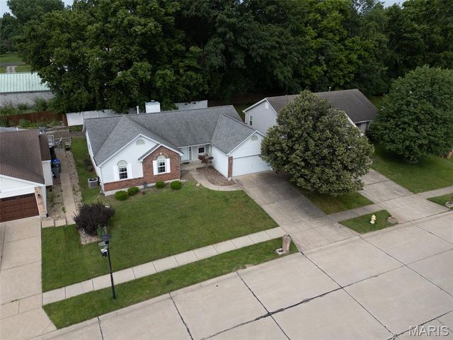 1733 Forest Trace Drive, O'fallon, MO 63368