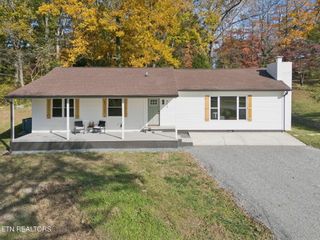 211 McCarroll Lane, Harriman, TN 37748