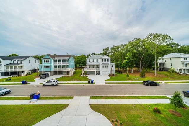 1427 Dahlia Drive, Mount Pleasant, SC 29464