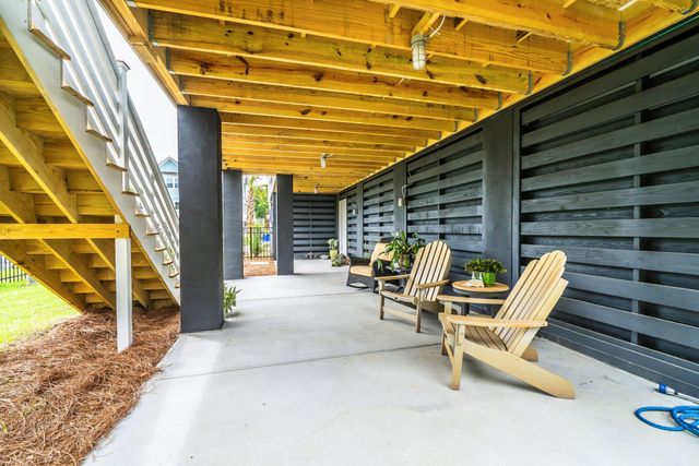 1427 Dahlia Drive, Mount Pleasant, SC 29464