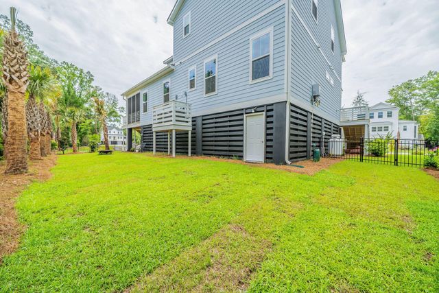 1427 Dahlia Drive, Mount Pleasant, SC 29464