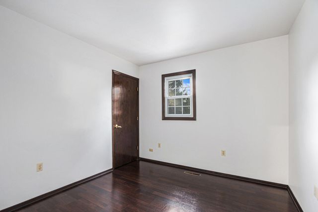 71 Tanglewood Trail, Valparaiso, IN 46385