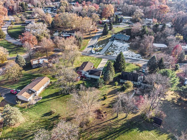 71 Tanglewood Trail, Valparaiso, IN 46385