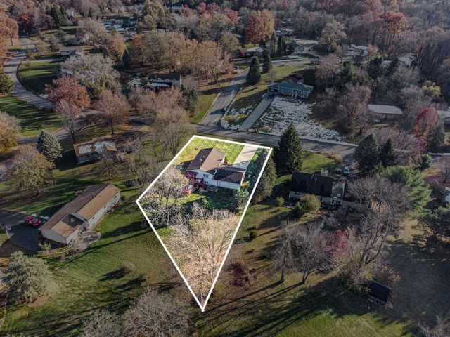 71 Tanglewood Trail, Valparaiso, IN 46385