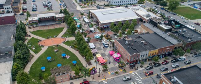 71 Tanglewood Trail, Valparaiso, IN 46385