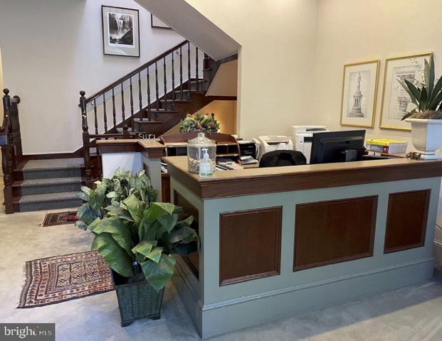 512 C STREET NE, Washington, DC 20002