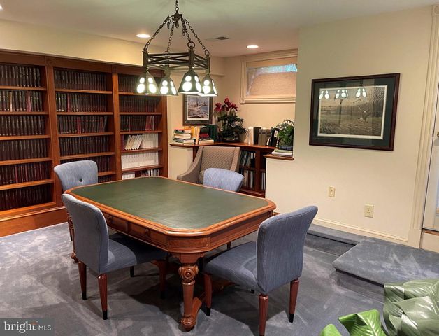 512 C STREET NE, Washington, DC 20002