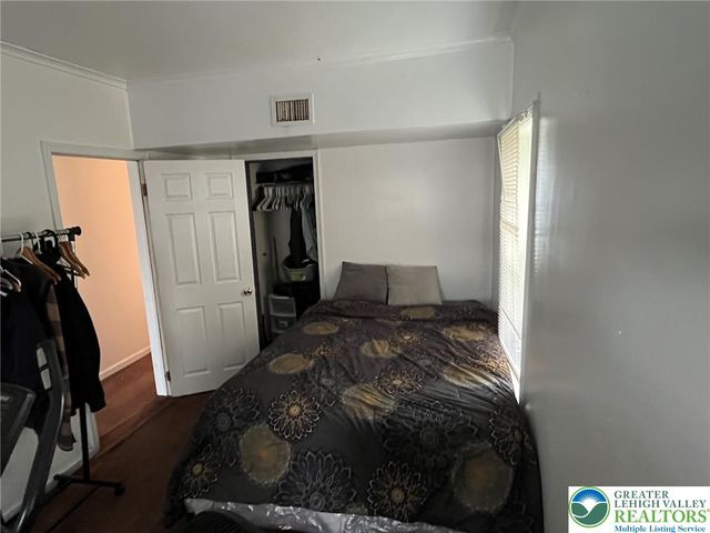 765 3rd St, Whitehall Twp, PA 18052