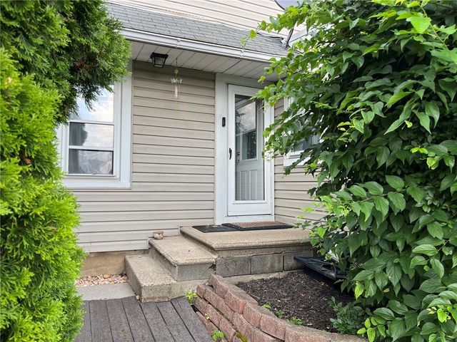 765 3rd St, Whitehall Twp, PA 18052