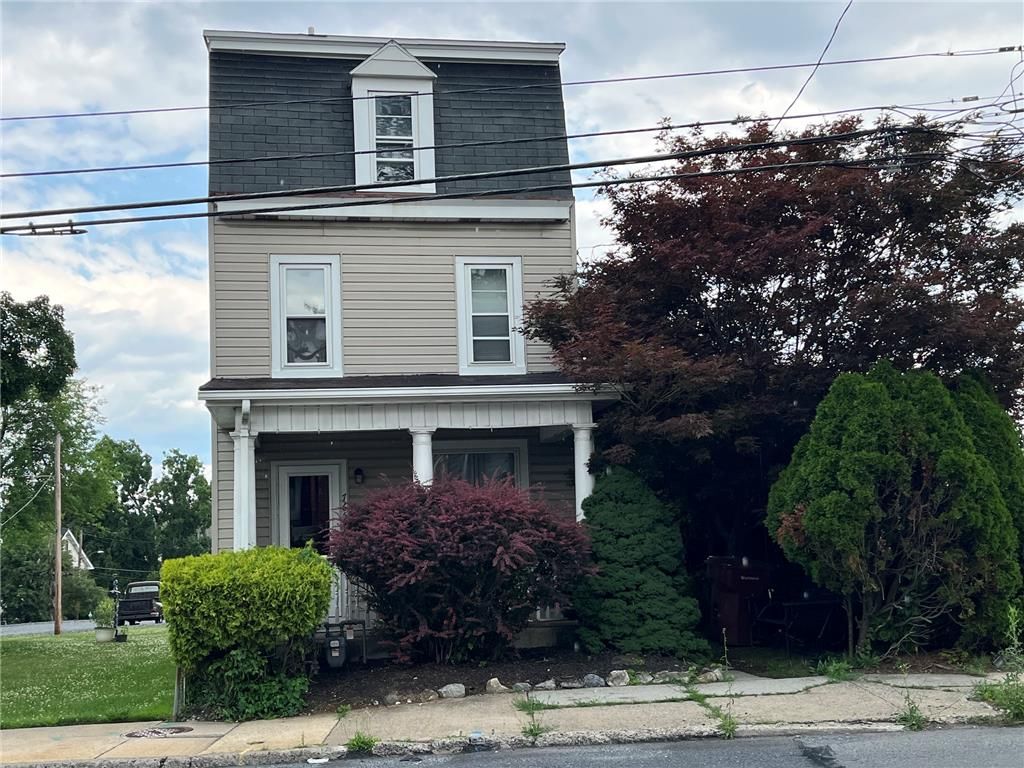 765 3rd St, Whitehall Twp, PA 18052