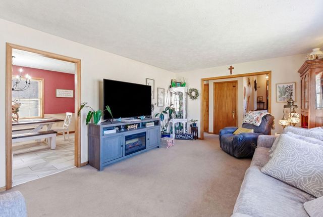 188 Geneva Avenue, Irvine, KY 40336