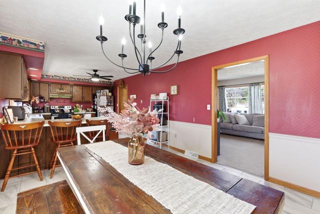 188 Geneva Avenue, Irvine, KY 40336