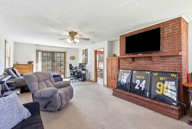 188 Geneva Avenue, Irvine, KY 40336