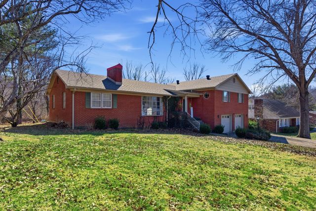 188 Geneva Avenue, Irvine, KY 40336