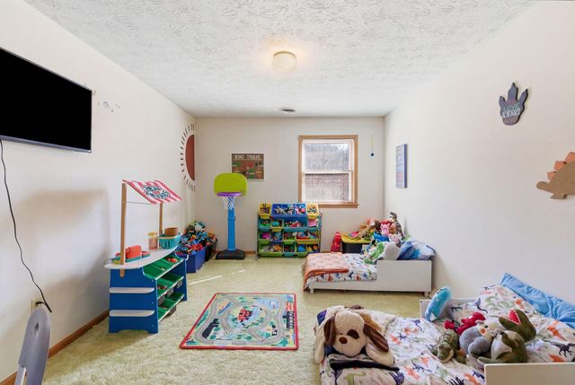 188 Geneva Avenue, Irvine, KY 40336