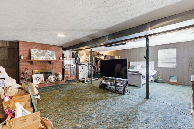 188 Geneva Avenue, Irvine, KY 40336