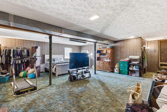 188 Geneva Avenue, Irvine, KY 40336