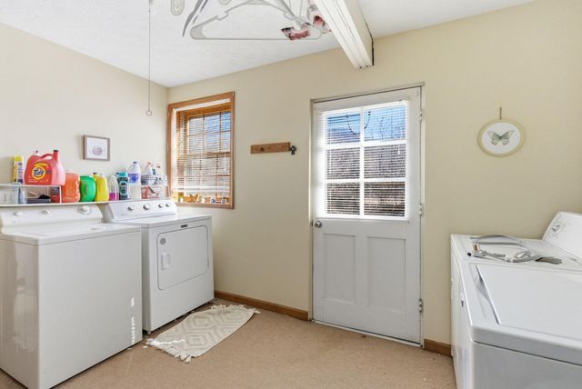 188 Geneva Avenue, Irvine, KY 40336