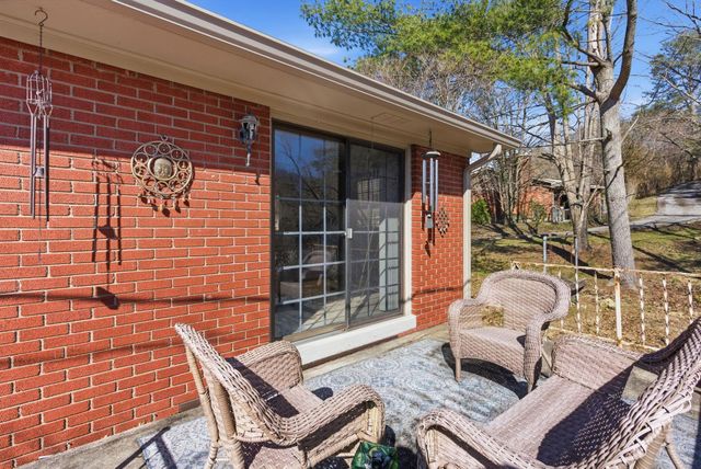 188 Geneva Avenue, Irvine, KY 40336