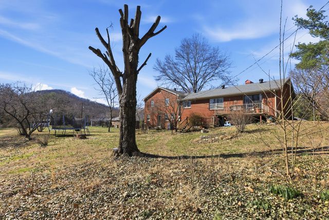 188 Geneva Avenue, Irvine, KY 40336