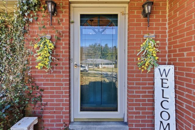 188 Geneva Avenue, Irvine, KY 40336