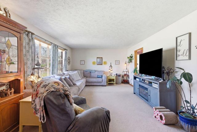 188 Geneva Avenue, Irvine, KY 40336