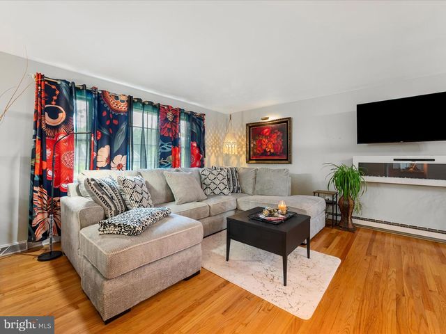 537 RIDGE RD S, Martinsburg, WV 25403