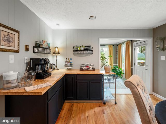 537 RIDGE RD S, Martinsburg, WV 25403