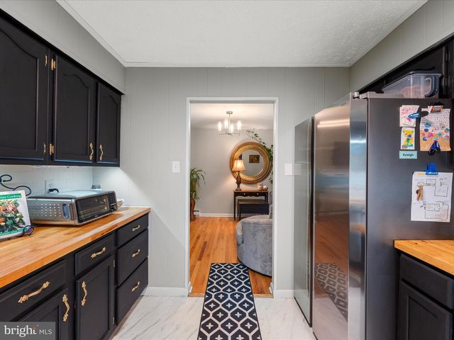 537 RIDGE RD S, Martinsburg, WV 25403