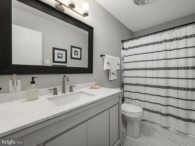 537 RIDGE RD S, Martinsburg, WV 25403