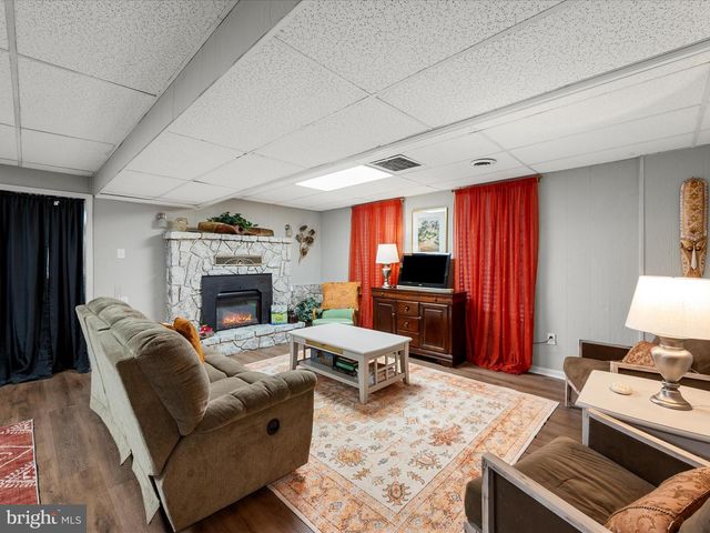 537 RIDGE RD S, Martinsburg, WV 25403