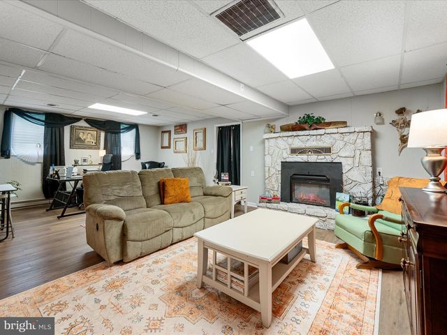 537 RIDGE RD S, Martinsburg, WV 25403