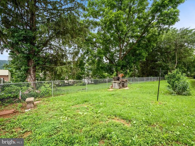 537 RIDGE RD S, Martinsburg, WV 25403