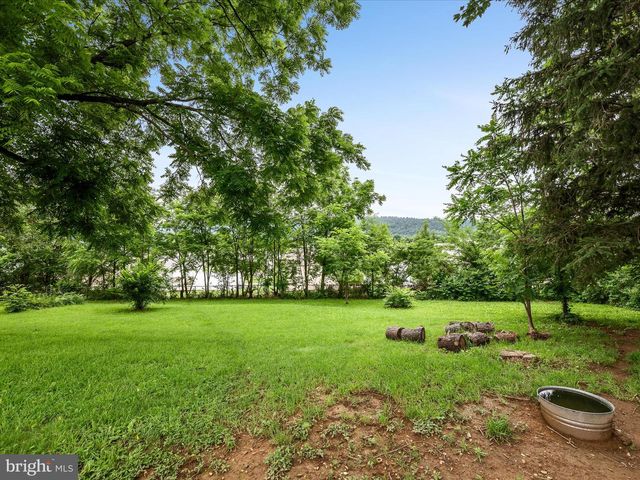 537 RIDGE RD S, Martinsburg, WV 25403