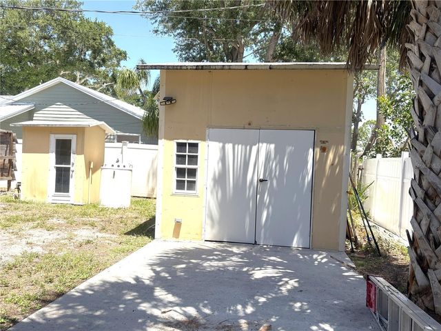 495 BURKE ROAD, Venice, FL 34293