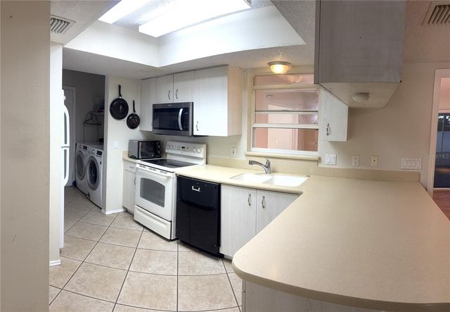 495 BURKE ROAD, Venice, FL 34293