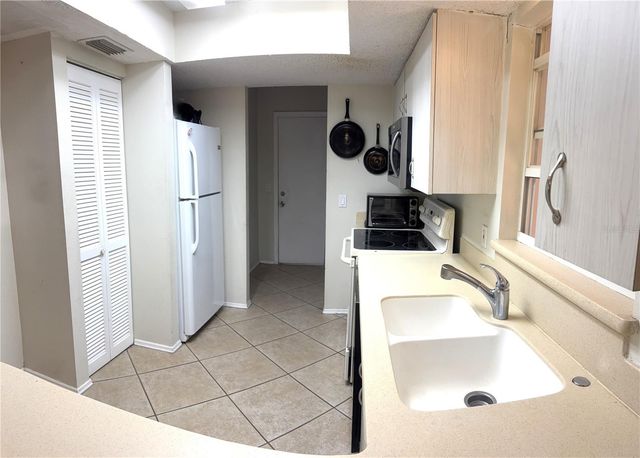 495 BURKE ROAD, Venice, FL 34293