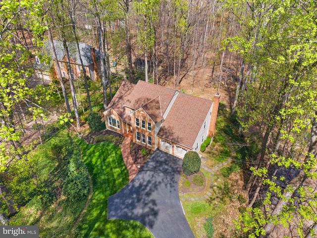6823 BRIMSTONE LN, Fairfax Station, VA 22039