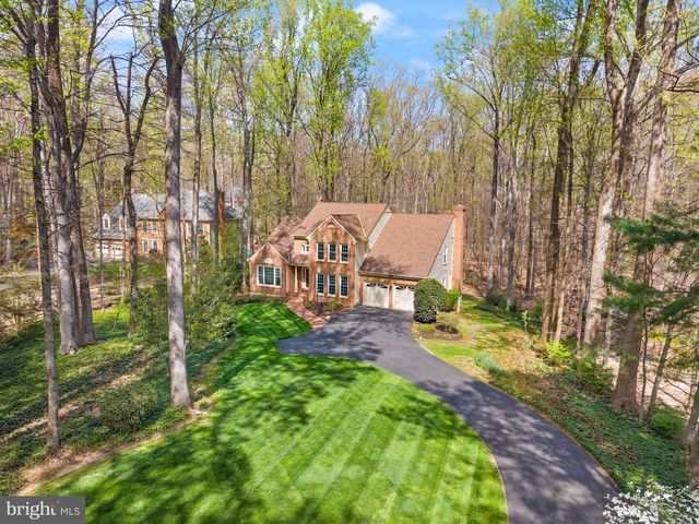 6823 BRIMSTONE LN, Fairfax Station, VA 22039