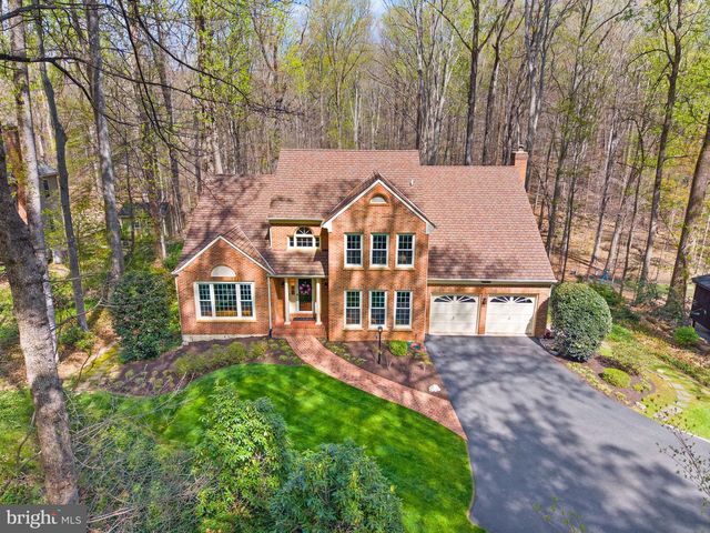 6823 BRIMSTONE LN, Fairfax Station, VA 22039