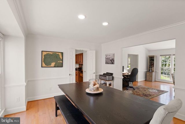 6823 BRIMSTONE LN, Fairfax Station, VA 22039