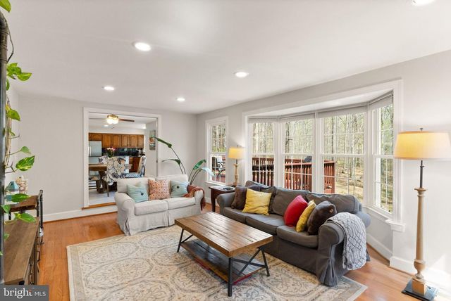 6823 BRIMSTONE LN, Fairfax Station, VA 22039