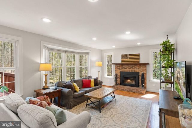 6823 BRIMSTONE LN, Fairfax Station, VA 22039