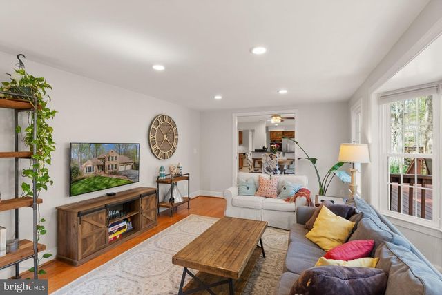 6823 BRIMSTONE LN, Fairfax Station, VA 22039